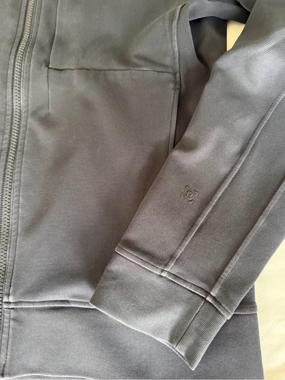 lululemon athletica Men's Black Sojourn Jacket Size XS - Picture 10 of 11
